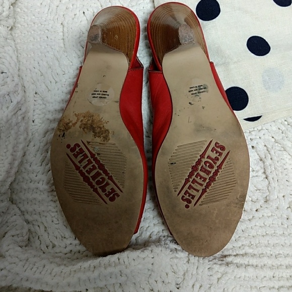 Shoes - Picture 3 of 8